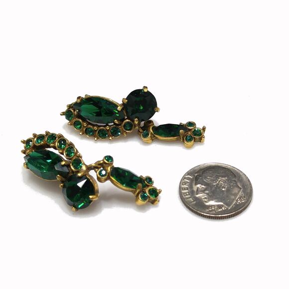Vintage Hollycraft Green Rhinestone Earrings, Gold Plated Dangle, 1960s - Picture 10 of 10